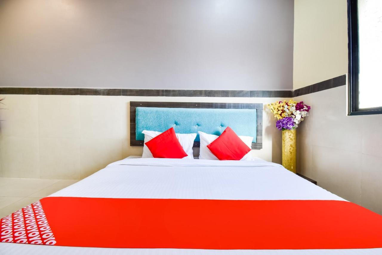 Oyo Hotel Karemore Celebration Bhandāra Extérieur photo