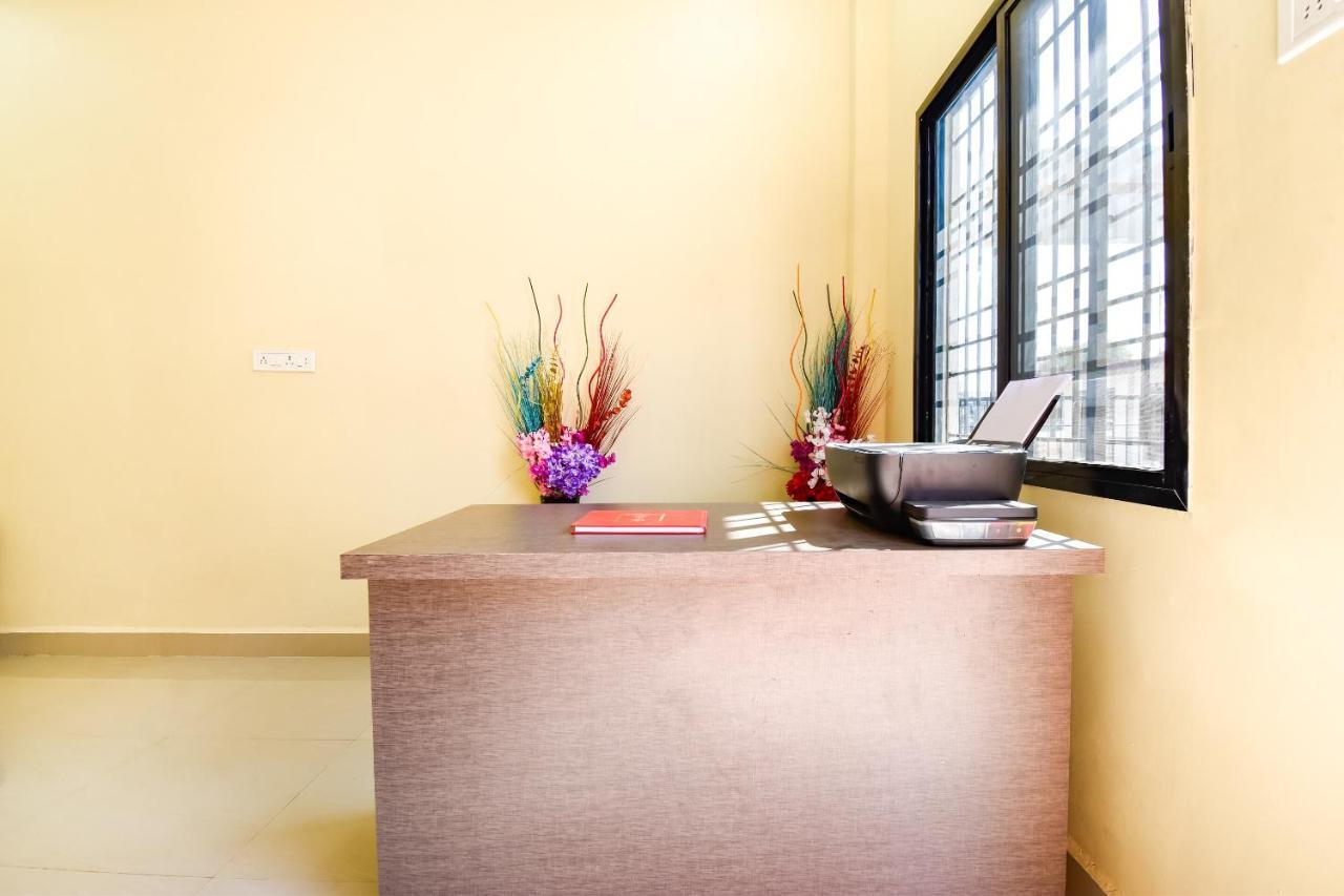 Oyo Hotel Karemore Celebration Bhandāra Extérieur photo